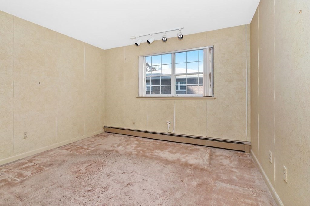 55 Jacqueline Road, Unit 11 Waltham, MA 02452 - Photo 14 of 26 Gallery Image 14