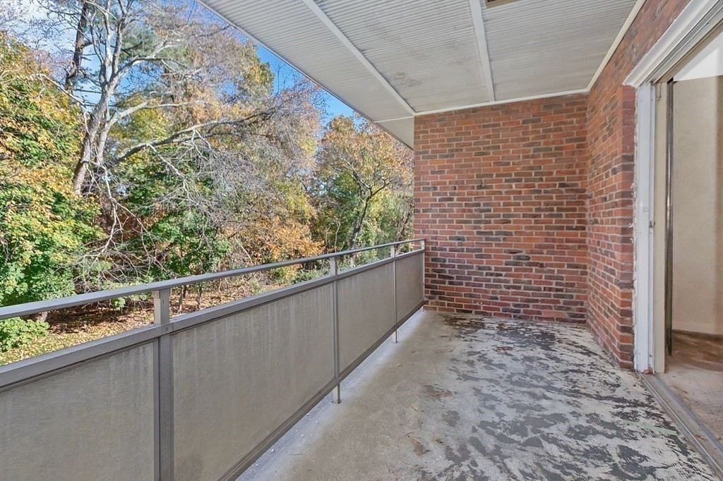 55 Jacqueline Road, Unit 11 Waltham, MA 02452 - Photo 18 of 26 Gallery Image 18