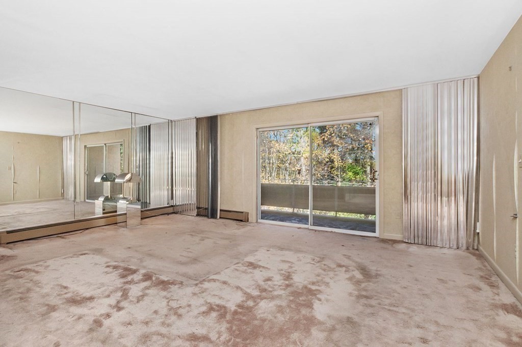55 Jacqueline Road, Unit 11 Waltham, MA 02452 - Photo 5 of 26 Gallery Image 5