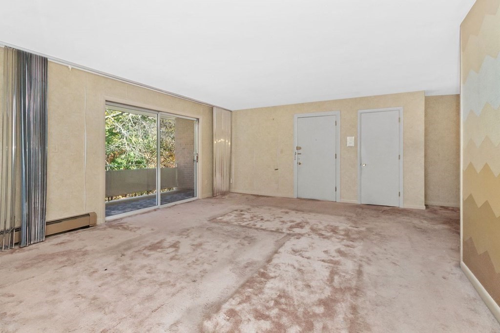 55 Jacqueline Road, Unit 11 Waltham, MA 02452 - Photo 6 of 26 Gallery Image 6