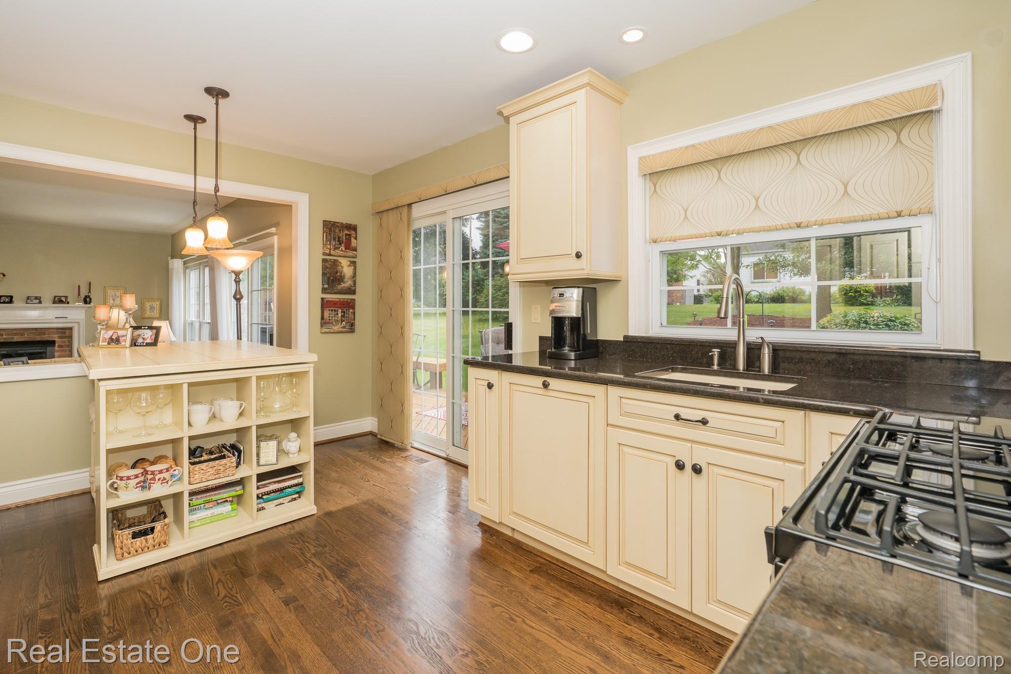 190 Parsons Lane Rochester, MI 48307 - Photo 11 of 22 Parsons MLS-W017.jpg