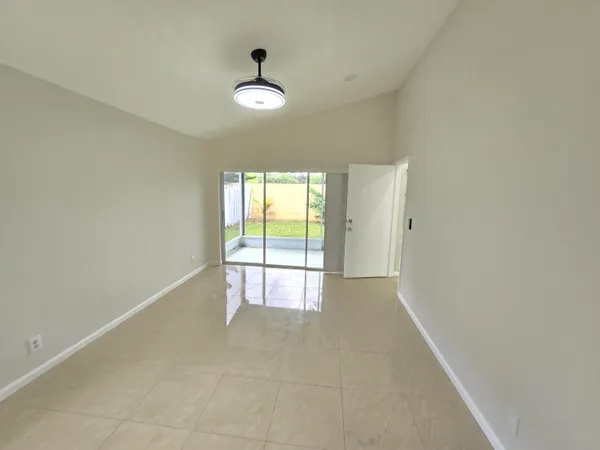 $3,200 | 1041 Fairfax Circle West, Boynton Beach, FL 33436