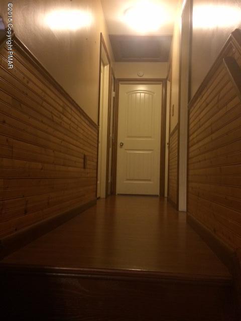 2222 Sparrow Road Bushkill, PA 18324 - Photo 21 of 30 hall.bmp