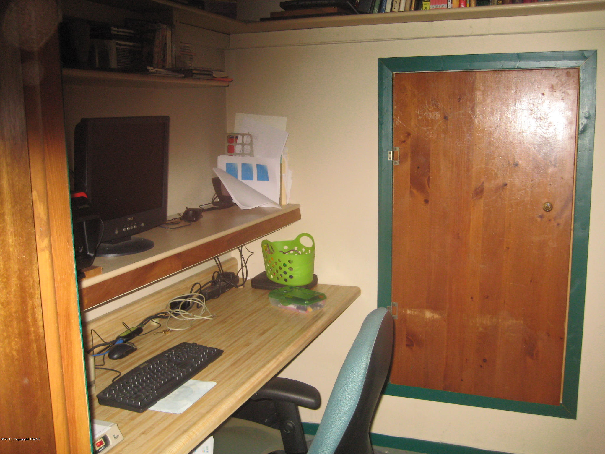 2222 Sparrow Road Bushkill, PA 18324 - Photo 24 of 30 Basement computer room
