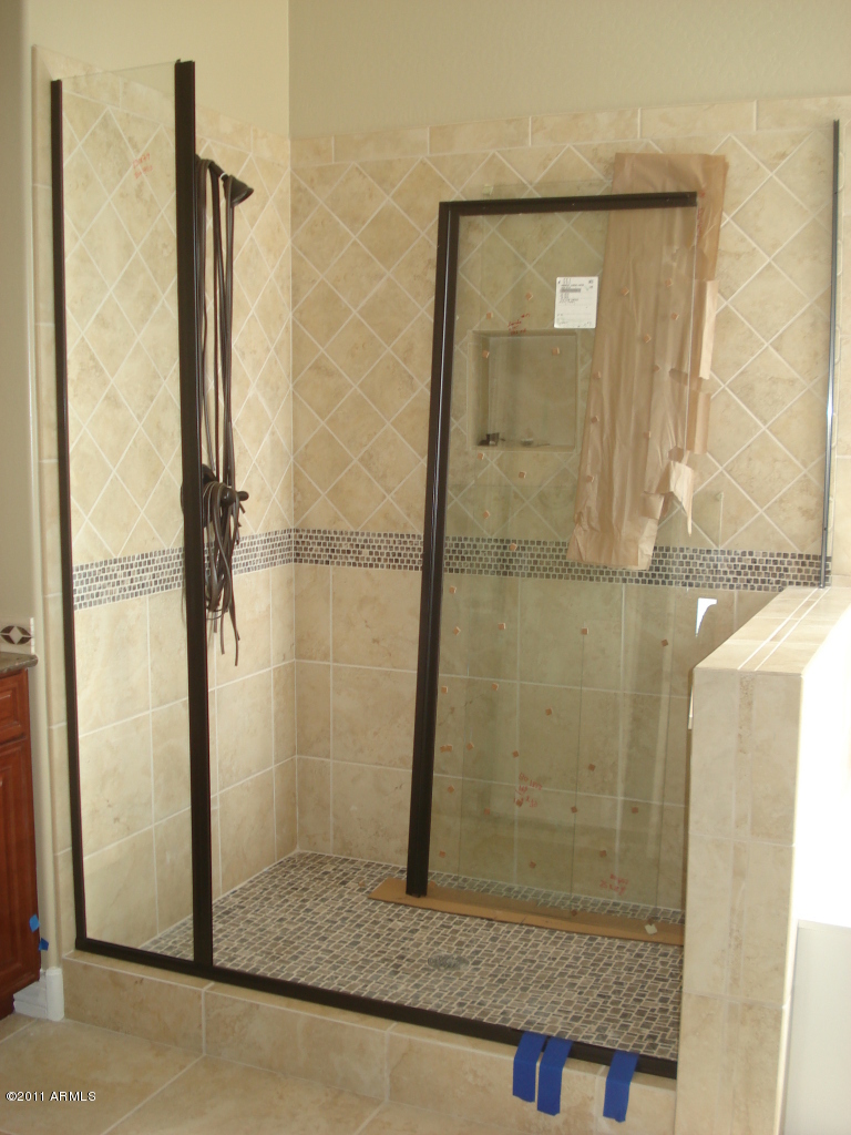 MASTER SHOWER