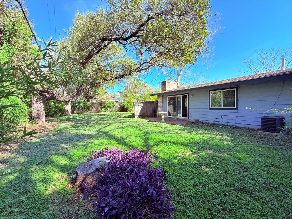 914 Beaver Trail, Unit B Austin, TX 78746 - Photo 25 of 30