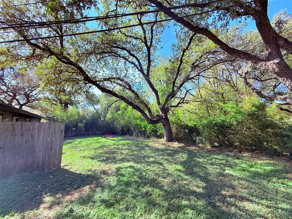 914 Beaver Trail, Unit B Austin, TX 78746 - Photo 28 of 30