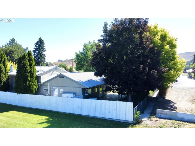 $364,990 | 1920 Cliff Street, Baker City, OR 97814