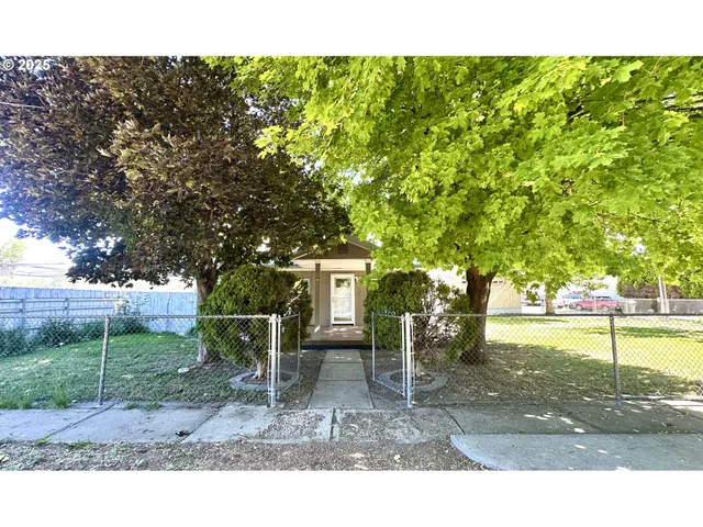 $364,990 | 1920 Cliff Street, Baker City, OR 97814