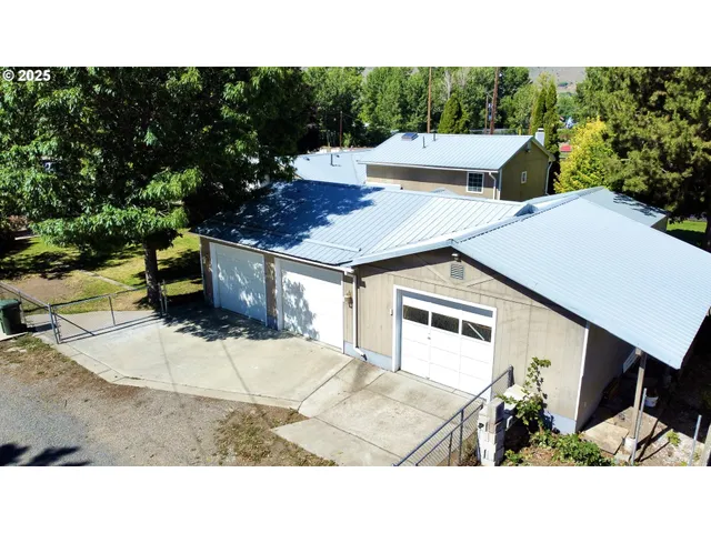 $364,990 | 1920 Cliff Street, Baker City, OR 97814