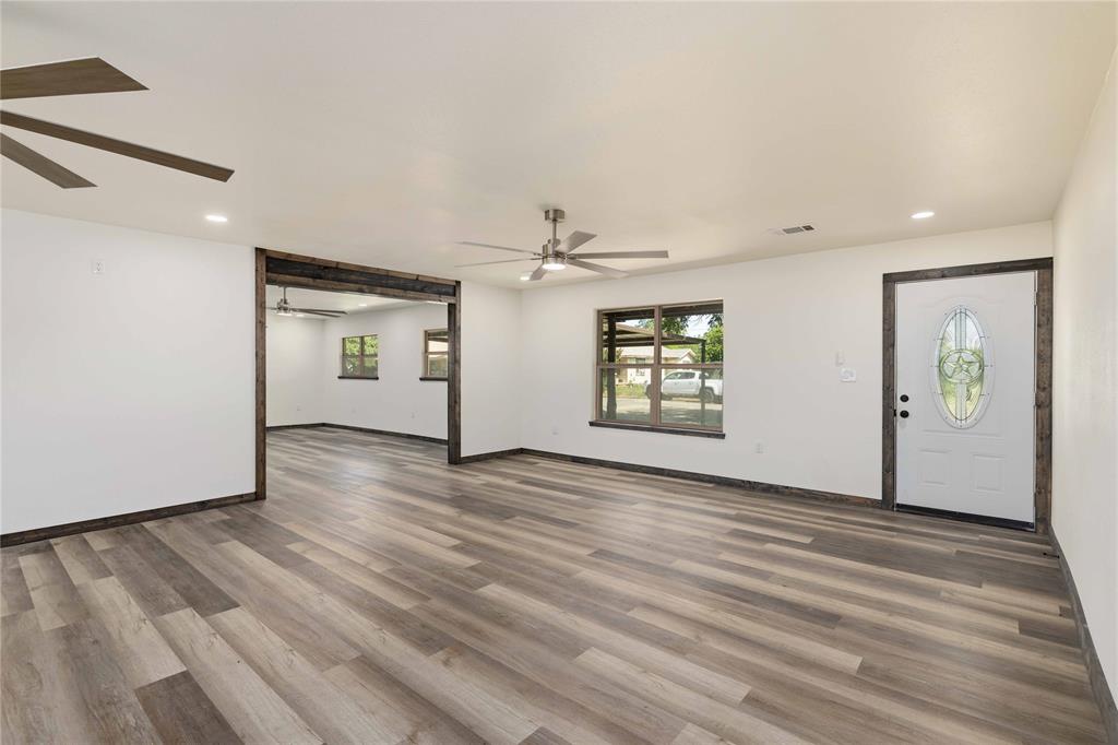 809 West Liveoak Street Coleman, TX 76834 - Photo 3 of 34 Other living or fourth bedroom