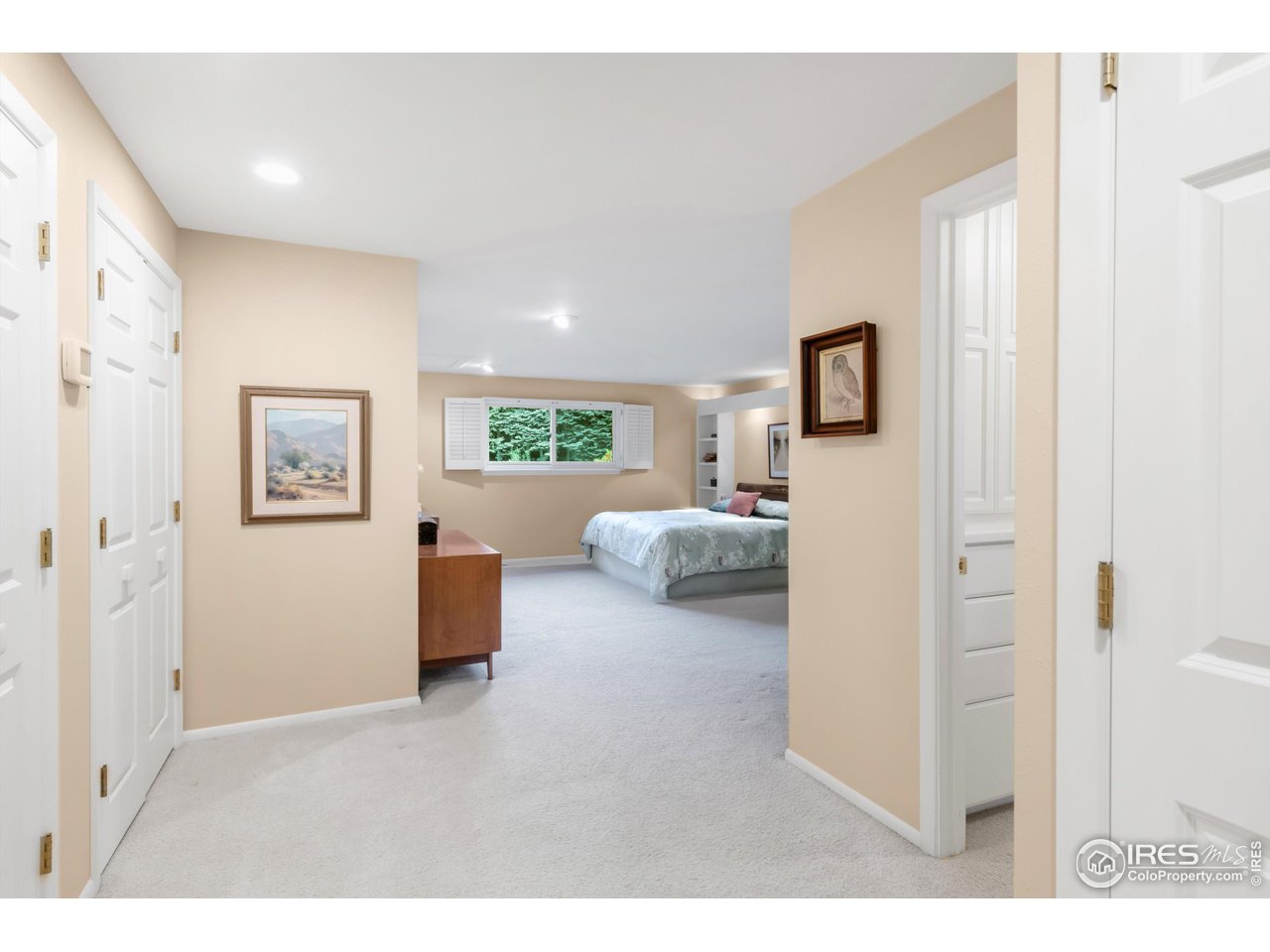 1409 Old Tale Road Boulder, CO 80303 - Photo 32 of 40 a living room with furniture and a table