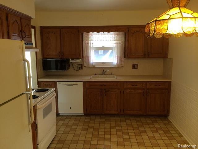 9450 Pardee Road Taylor, MI 48180 - Photo 14 of 28 Kitchen
