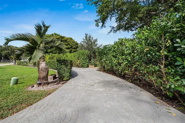 $1,990,000 | 11155 Southwest 40th Street, Davie, FL 33328