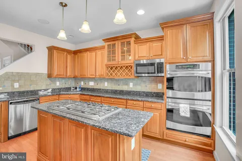 $895,000 | 2619 South Kenmore Court, Arlington, VA 22206