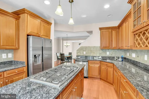 $895,000 | 2619 South Kenmore Court, Arlington, VA 22206
