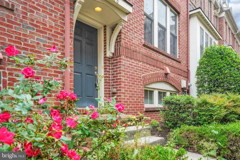 $895,000 | 2619 South Kenmore Court, Arlington, VA 22206
