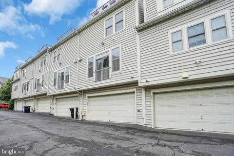 $895,000 | 2619 South Kenmore Court, Arlington, VA 22206