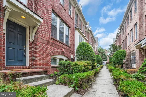 $895,000 | 2619 South Kenmore Court, Arlington, VA 22206