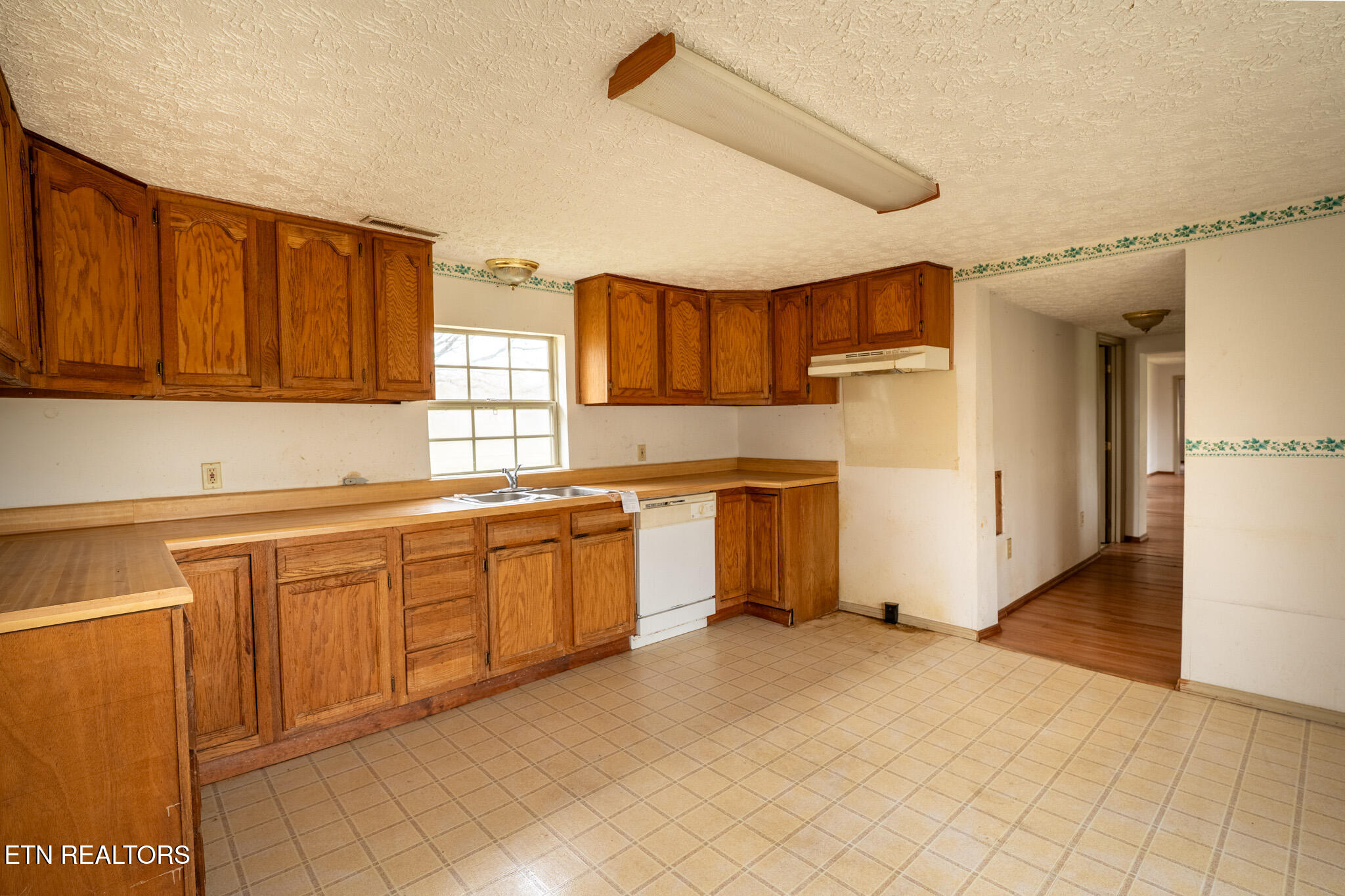 7011 Shell Lane Corryton, TN 37721 - Photo 8 of 22 7011 Shell Ln - Sales Clean-8