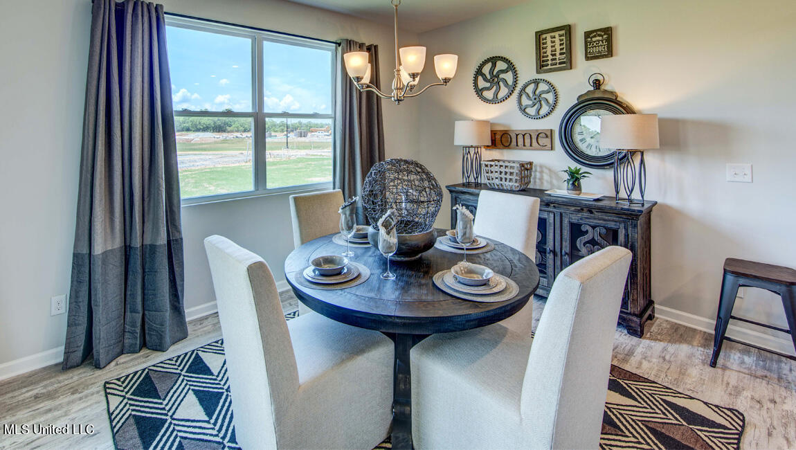2372 Hyacinth Lane Hernando, MS 38632 - Photo 10 of 15 8_TN_Memphis_The-Meadows_Dining