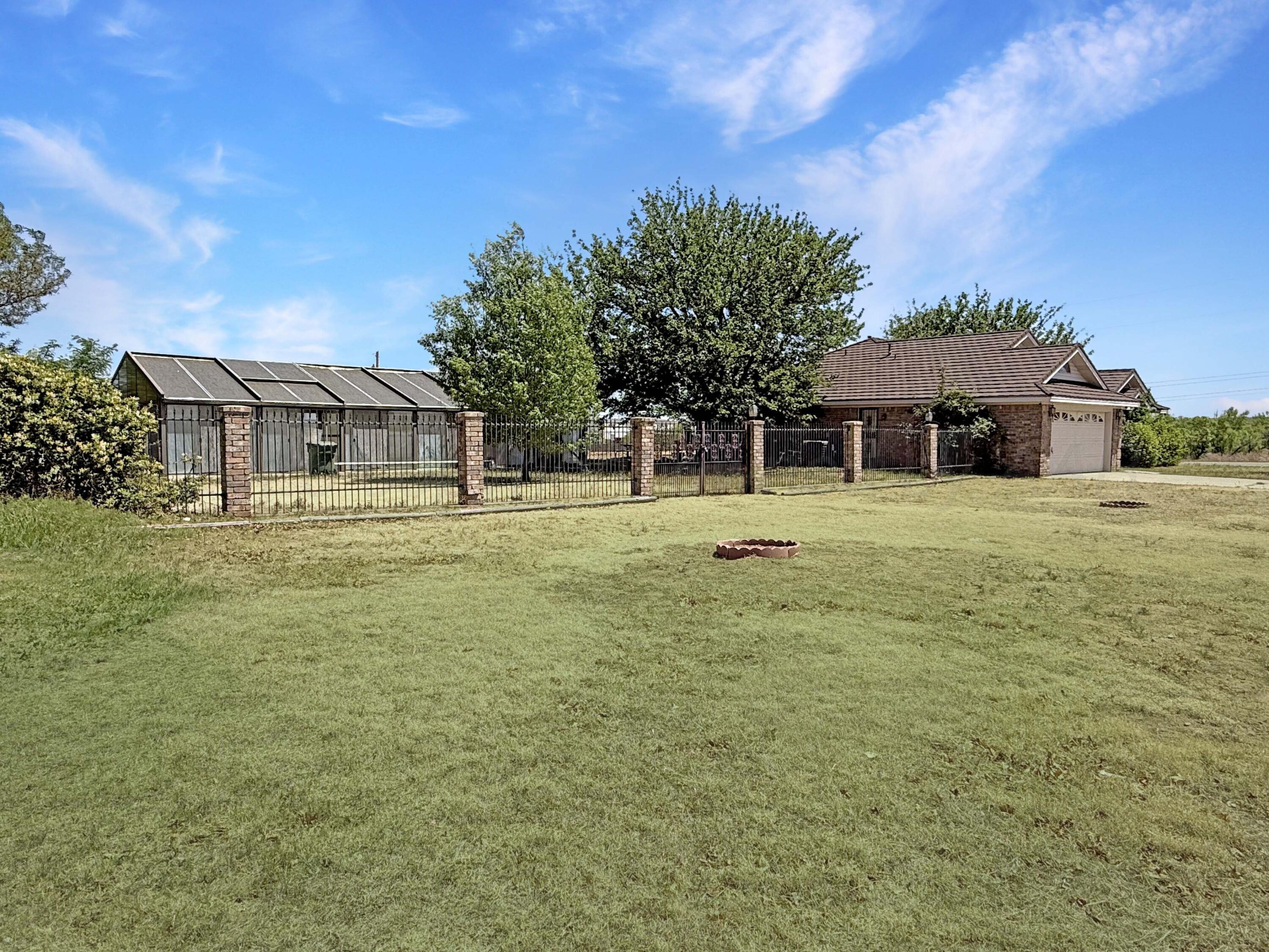 100 Fairview Street Borger, TX 79007 - Photo 2 of 32 IMG_3558