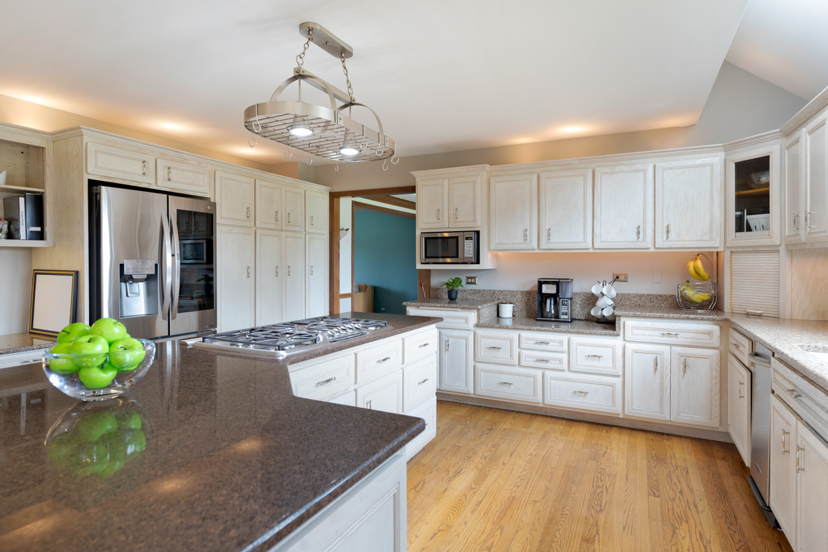 37W167 Crane Road St. Charles, IL 60175 - Photo 11 of 37 Gallery Image 11