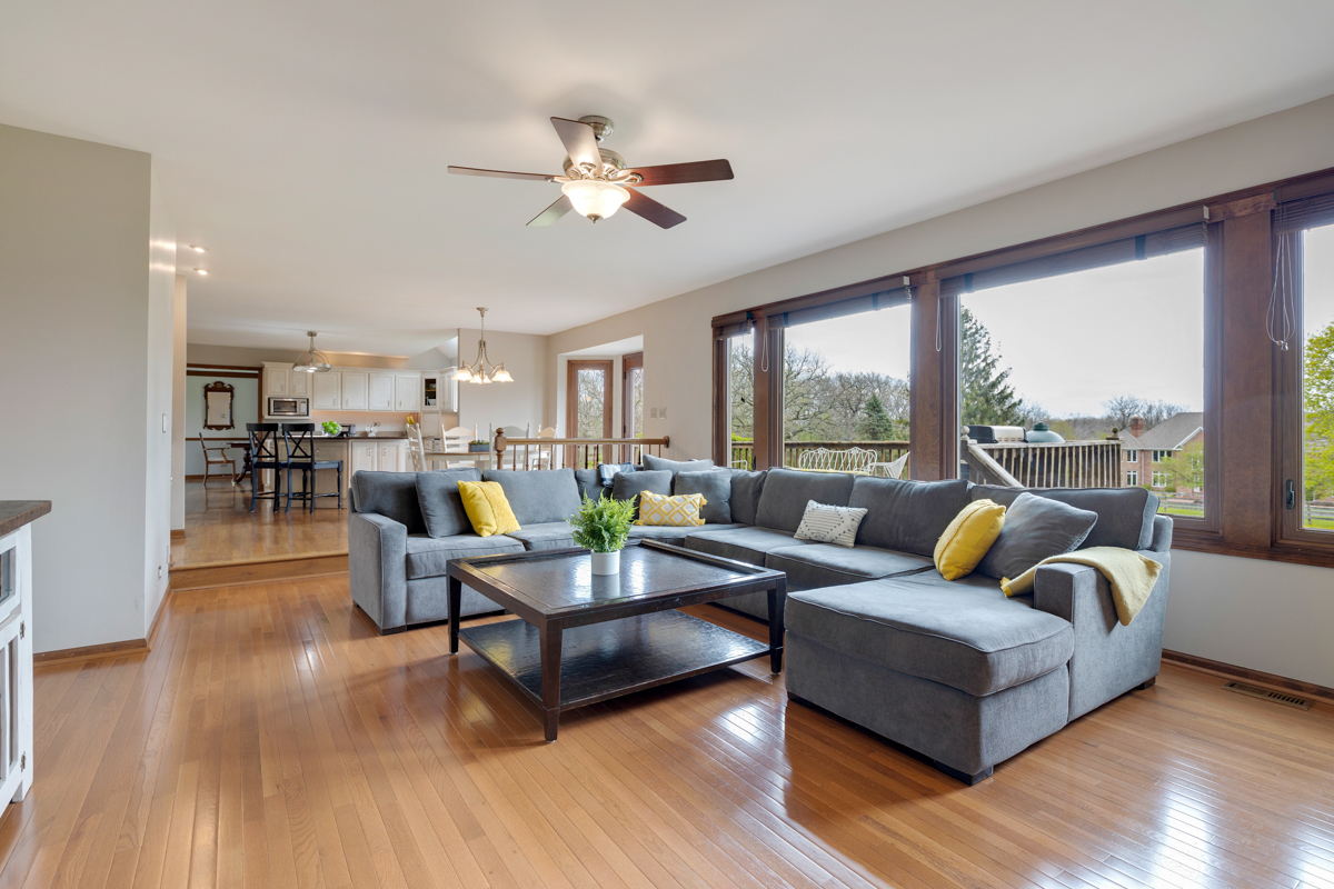 37W167 Crane Road St. Charles, IL 60175 - Photo 13 of 37 Gallery Image 13