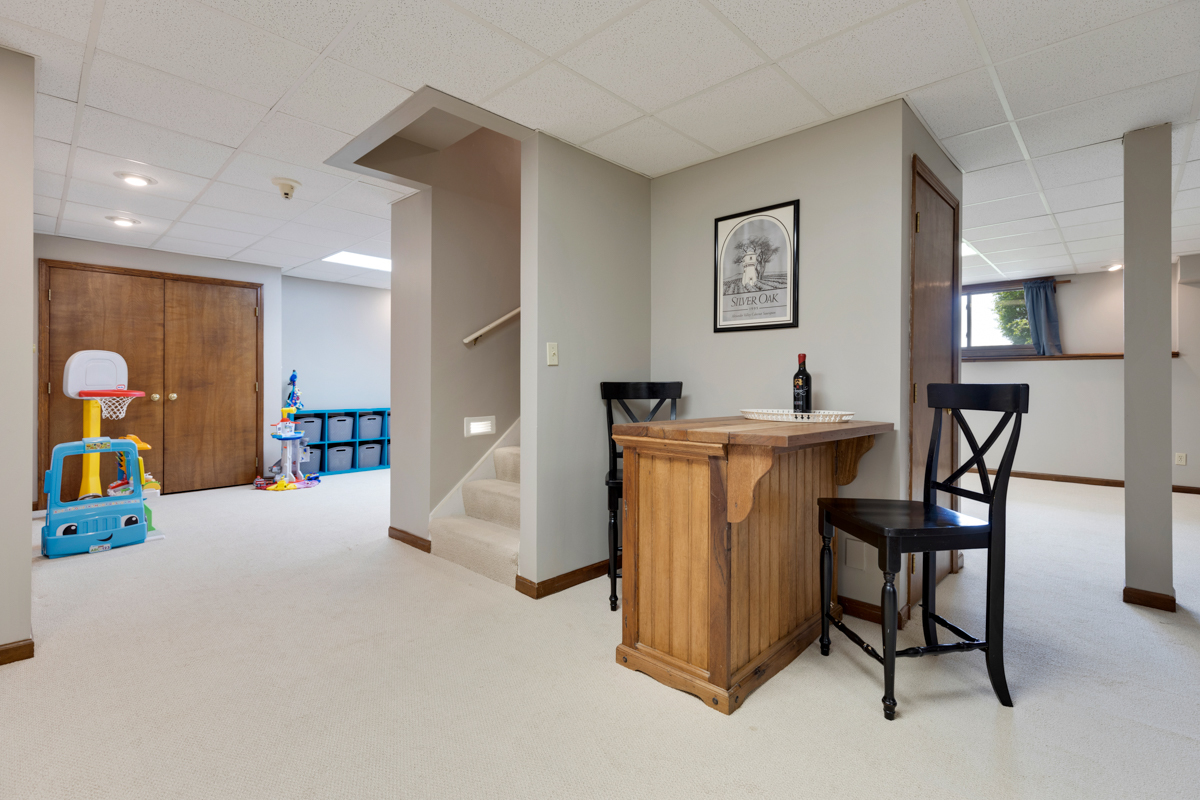 37W167 Crane Road St. Charles, IL 60175 - Photo 29 of 37 Gallery Image 29