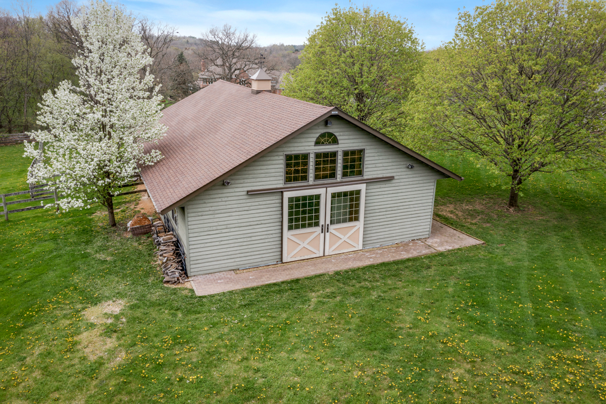 37W167 Crane Road St. Charles, IL 60175 - Photo 33 of 37 Gallery Image 33