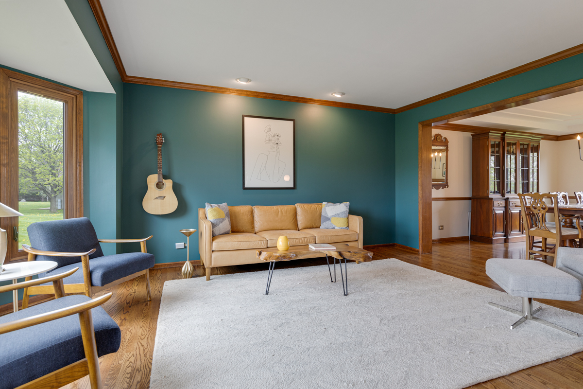 37W167 Crane Road St. Charles, IL 60175 - Photo 5 of 37 Gallery Image 5