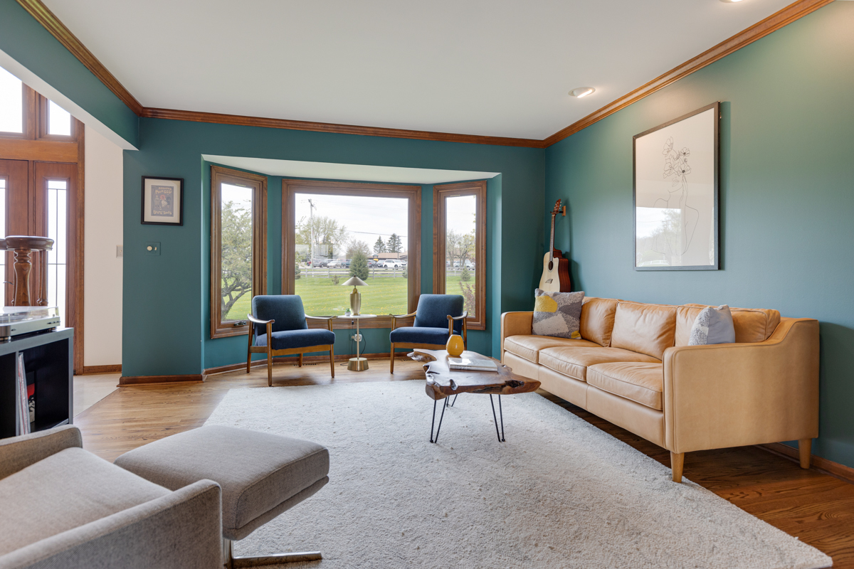 37W167 Crane Road St. Charles, IL 60175 - Photo 6 of 37 Gallery Image 6