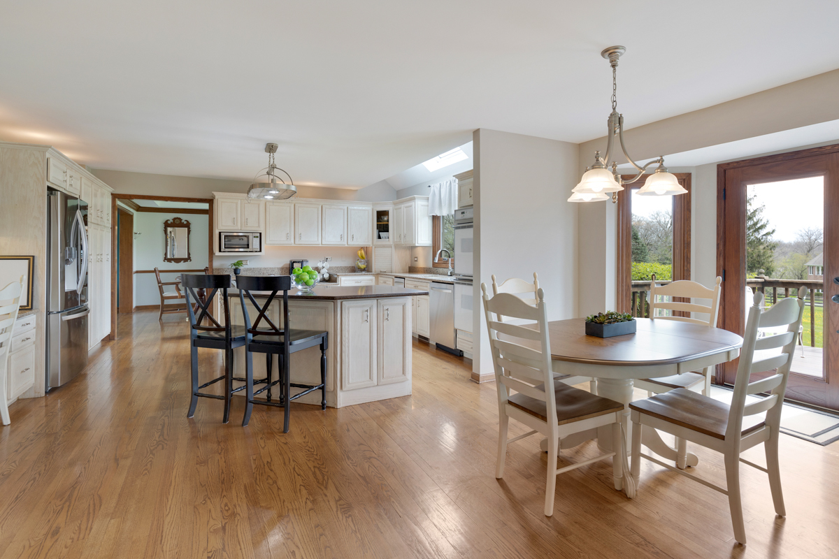 37W167 Crane Road St. Charles, IL 60175 - Photo 8 of 37 Gallery Image 8