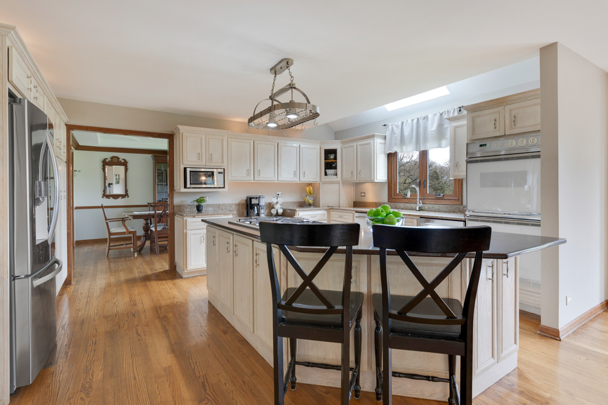 37W167 Crane Road St. Charles, IL 60175 - Photo 10 of 37 Gallery Image 10