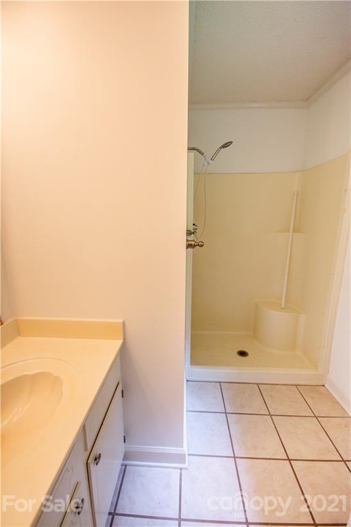 144 Buffaloway Road Statesville, NC 28677 - Photo 31 of 33 a bathroom with a shower