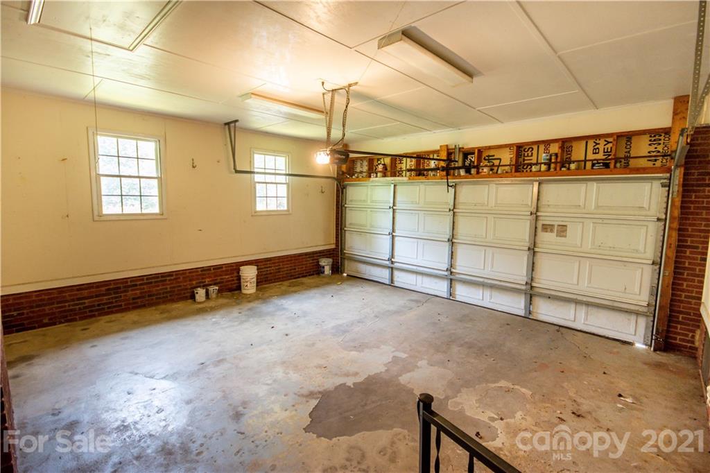 144 Buffaloway Road Statesville, NC 28677 - Photo 33 of 33 a view of a garage
