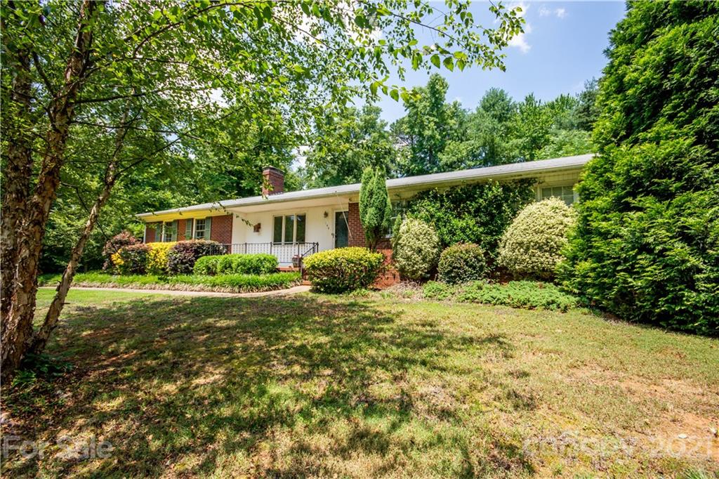 144 Buffaloway Road Statesville, NC 28677 - Photo 5 of 33 a view of a house with a yard