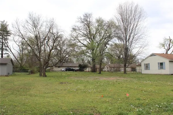 $12,000 | 509 East Monroe Street, Pittsburg, KS 66762