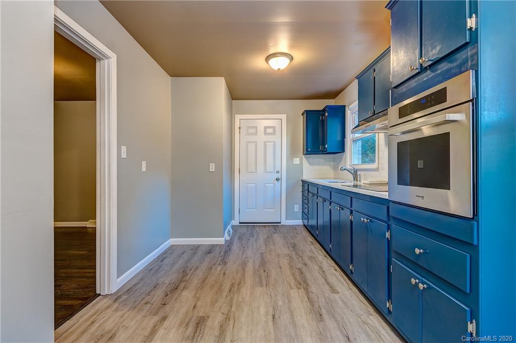 4030 Colebrook Road Charlotte, NC 28215 - Photo 7 of 23 Gallery Image 7