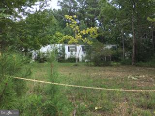 16670 Bennett Court Ridge, MD 20680 - Photo 10 of 15 16668 UNIT - Needs work and yard repair