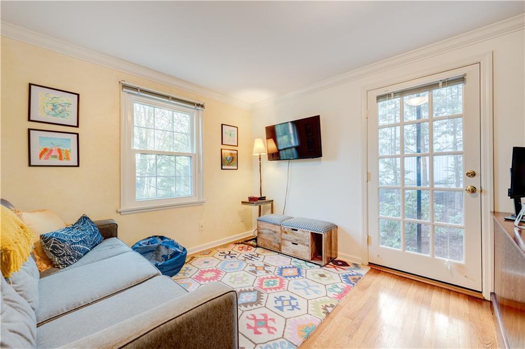 704 Pinetree Road Pittsburgh, PA 15243 - Photo 11 of 25 Gallery Image 11