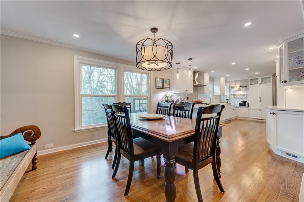 704 Pinetree Road Pittsburgh, PA 15243 - Photo 7 of 25 Gallery Image 7