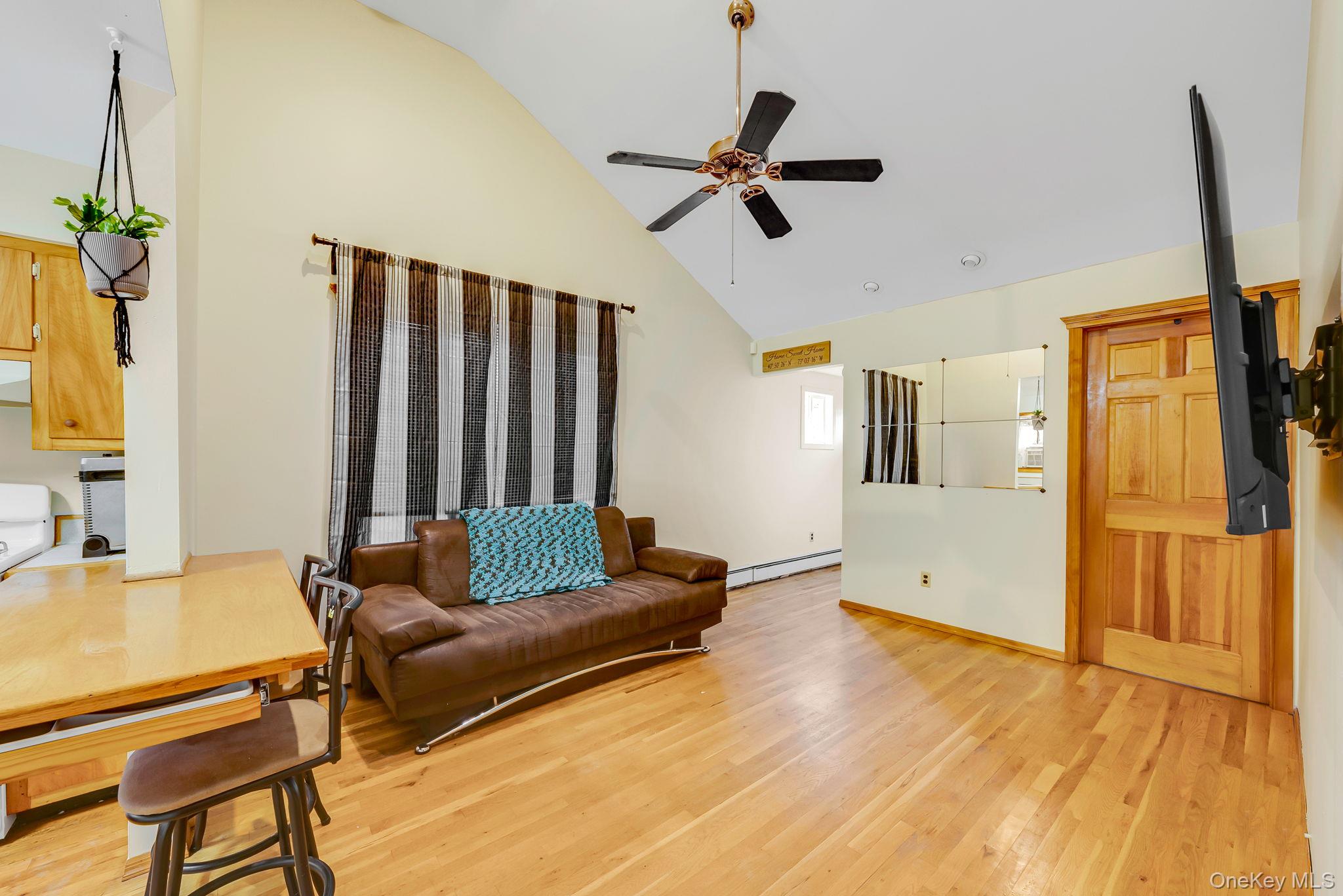 650 College Road Farmingville, NY 11738 - Photo 4 of 20