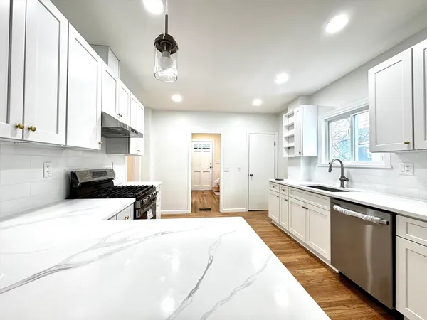 $889,000 | 98 Safford Street, Quincy, MA 02170