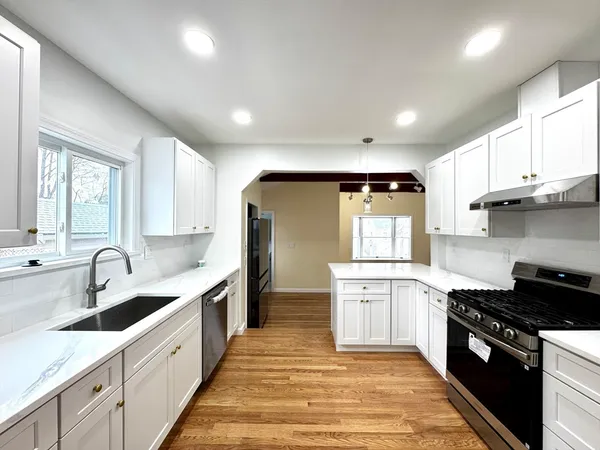 $889,000 | 98 Safford Street, Quincy, MA 02170