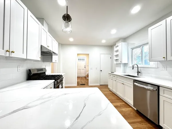 $889,000 | 98 Safford Street, Quincy, MA 02170