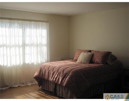 20 Parkview Road Cranbury, NJ 08512 - Photo 13 of 15 Gallery Image 13