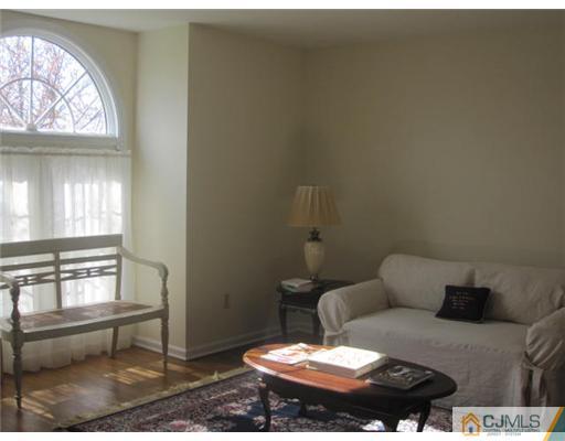 20 Parkview Road Cranbury, NJ 08512 - Photo 14 of 15 Gallery Image 14