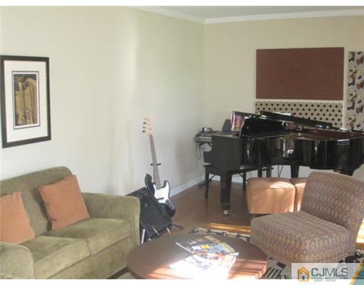 20 Parkview Road Cranbury, NJ 08512 - Photo 4 of 15 Gallery Image 4