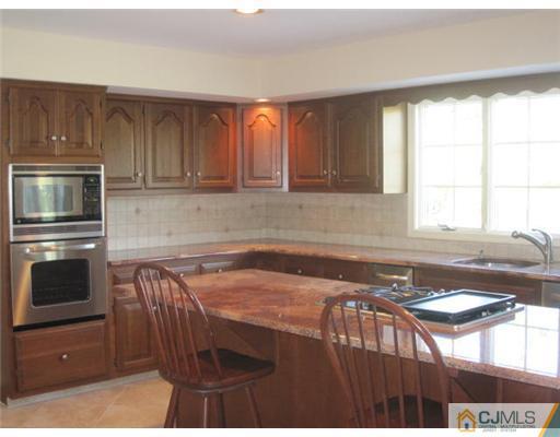 20 Parkview Road Cranbury, NJ 08512 - Photo 6 of 15 Gallery Image 6